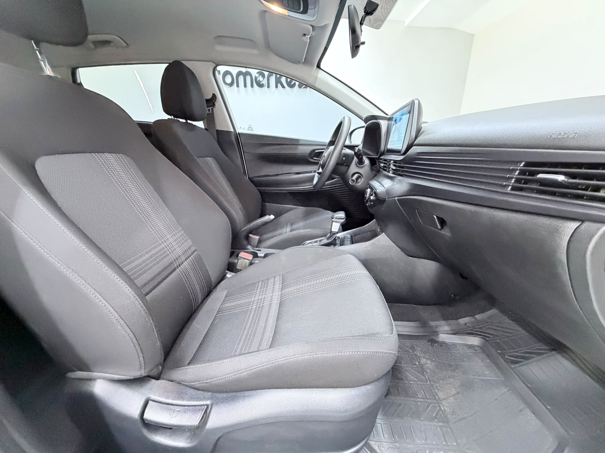 HYUNDAI i20 16
